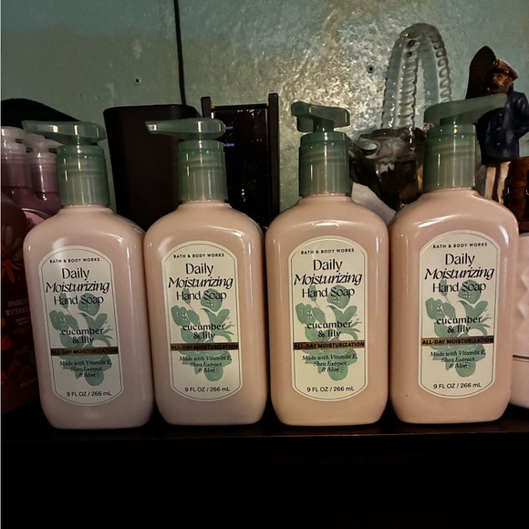 Bath & Body Works Other - Bath & Body Works Daily Moisturizing Gel Hand Soap - Green Cucumber & Lily (4)